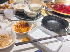 -茅草房·河畔园林火锅