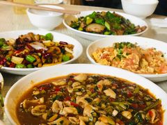 -茅屋大酒店