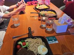 -豪客嘉族·麦尼顿西餐厅(乐福天下店)