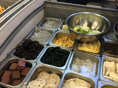 -愉肴麻辣香锅(中北镇店)