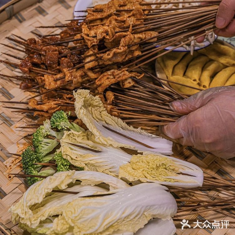 成都干拌串串天花板‼️荤素都一串0.3r你敢信？！