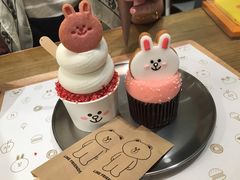 -LINE FRIENDS Garosu-gil Flagship Store