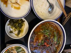 -云阿蛮云南生烫牛肉米线(奉贤路店)