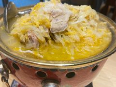 大骨头炖酸菜-关东小磨东北菜(上海长风大悦城店)