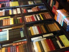 -钟书阁(松江泰晤士小镇店)