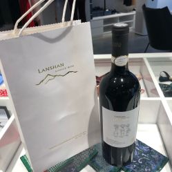 -优刻西服西装定制(金轮国际广场店)