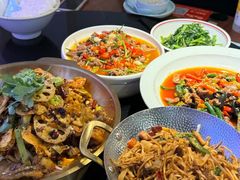 -川流不息·地道川菜·小龙虾(新松江路店)
