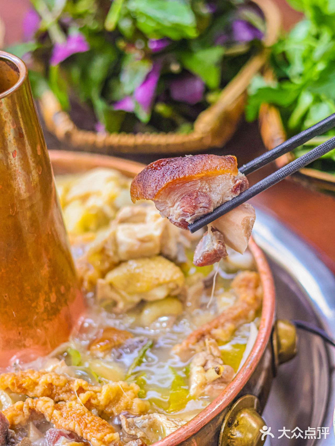 来青城山必打卡‼️特色山珍铜锅腊排土鸡馆🔥