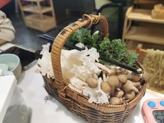 -洪氏嗨捞·猪肚鸡火锅(阳光天地店)