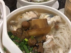 天麻川芎鱼头米粉-荣晖咖啡美食(司打口店)