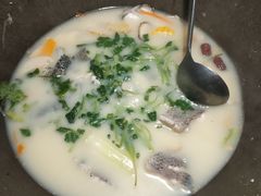 -咕嘟草帽鱼·牛奶一样的鲜鱼汤(包河万达广场创始店)