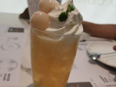荔枝与金玉乌龙和冰淇淋-Deer Park鹿园西餐(仁恒置地广场店)