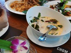 -Chom Cafe and Restaurant