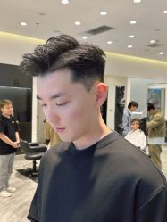 -BULB STUDIO 巴柏明星发型工作室