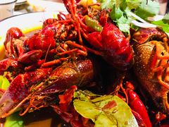 -虾弄弄海派小龙虾·牛羊蝎子火锅