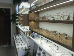 -视野联行眼镜·蔡司授权店(长白万象汇店)
