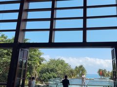 -亚龙湾喜来登·美景台大堂吧