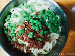 素椒杂酱面-左撇子私房面