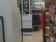 -全家便利店(杭州龙翔桥地铁站店)