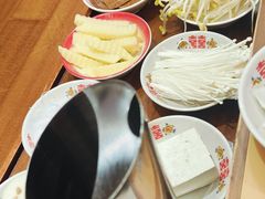 -沸炉重庆老火锅(军事博物馆店)