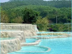 -十万大山布透温泉