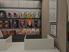 -泡泡玛特POPMART(黄岛新城吾悦店)