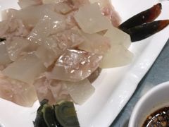 -老码头黑皮肘子锅包肉(赣水路店)