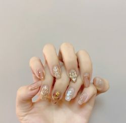 -悦指间美甲美睫