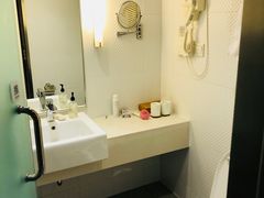-全季酒店(重庆李子坝牛角沱地铁站店)