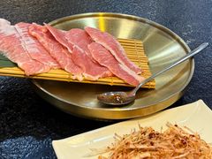 -臻牛烤肉