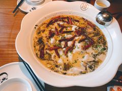 -江渔儿酸菜鱼专门店(明珠广场店)