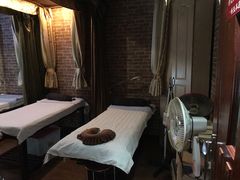 -莱蔻·圣灸堂·推拿艾灸(天山店)