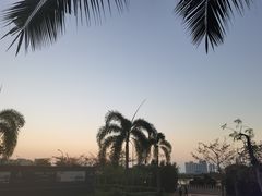 -皇马海口湾海景酒店(万绿园秀英港店)
