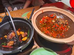 -吃饭皇帝大土家民族菜(荟聚店)
