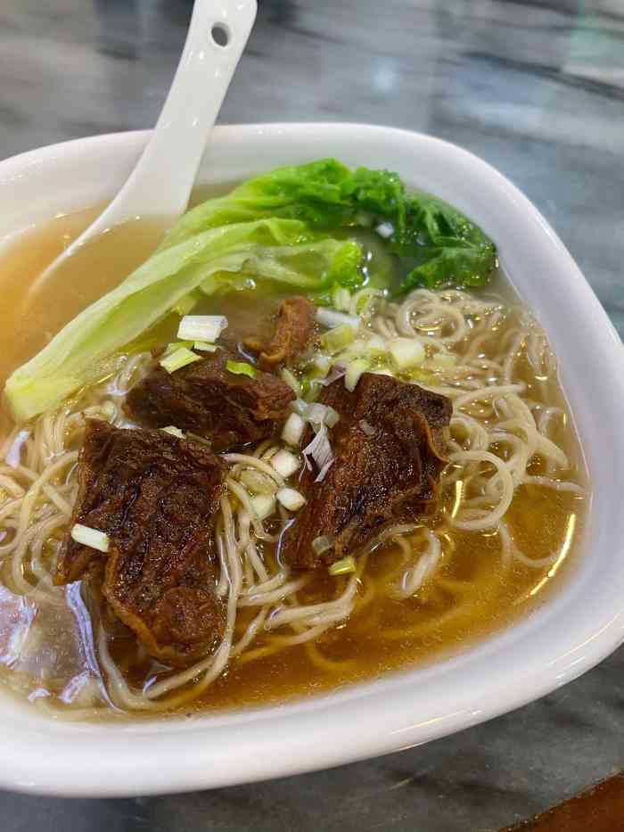 天信·牛腩传统竹升面(宝业分店)-"广州难得的通宵面店,源记肠粉也