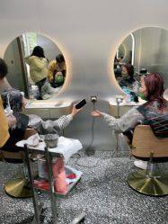 -Tloml salon