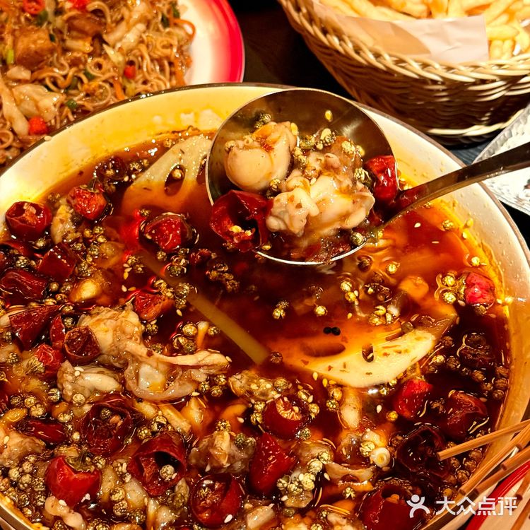 🔥🪭響LiveHouse原班人马开的烧烤酒馆