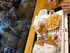 -The Habit Burger Grill 哈比特汉堡(爱琴海店)
