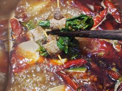 -来龍儿鲜切牛肉自助老火锅