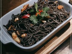 -蜜桃餐厅·伴山(湖滨商业街店)