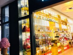 门面-VENCHI 闻绮(上海佛罗伦萨小镇店)