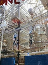 -PIPIKINGDOM皮皮王国欢乐号(欢乐海岸购物中心店)