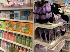 -名创优品(海珠乐峰广场店)