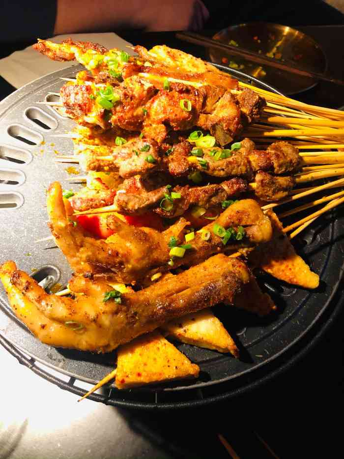 hes何师烧烤pro(丽都店)-"菜品新鲜,牛肉粥不错!6号火娃态度很好!