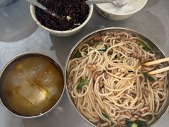 -正宗杨记普洱酸醋米线(总店)