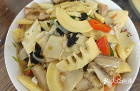 Pork Belly Stir-fried with Bamboo Shoots