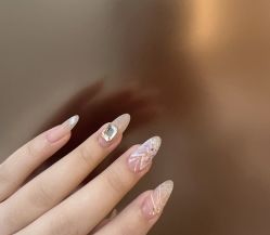 -进巍美甲美睫店