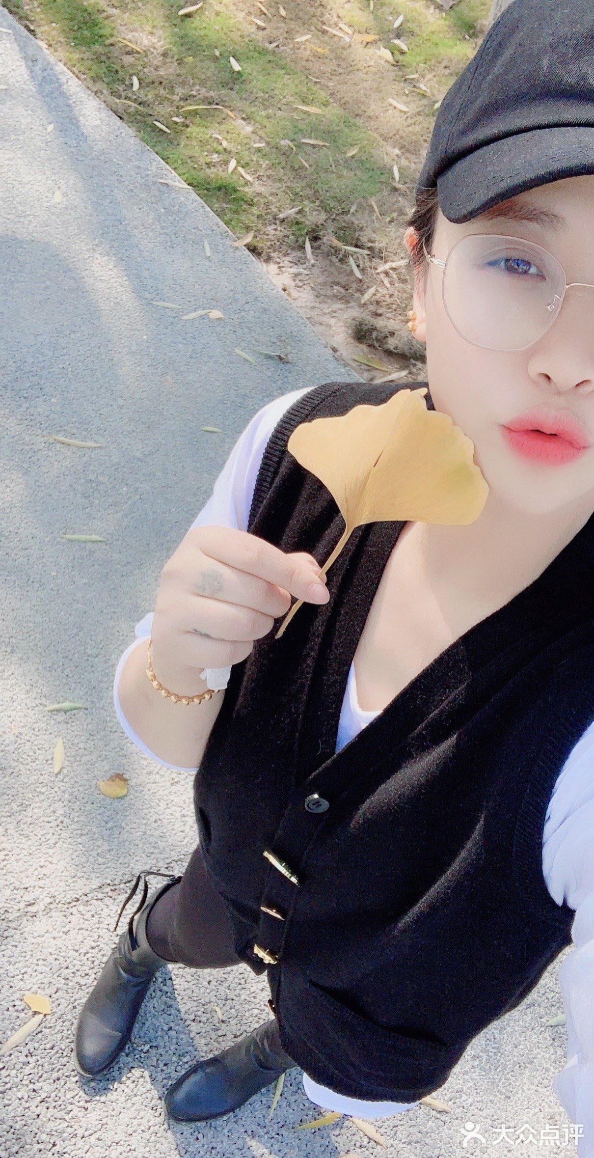 天很蓝，云很白，水很清，你很棒！