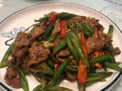 小炒黄牛肉-黄家饺子东北特色菜馆(湖滨商业街店)