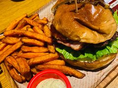 -味德西餐音乐酒吧 Wade's Bar&Grill